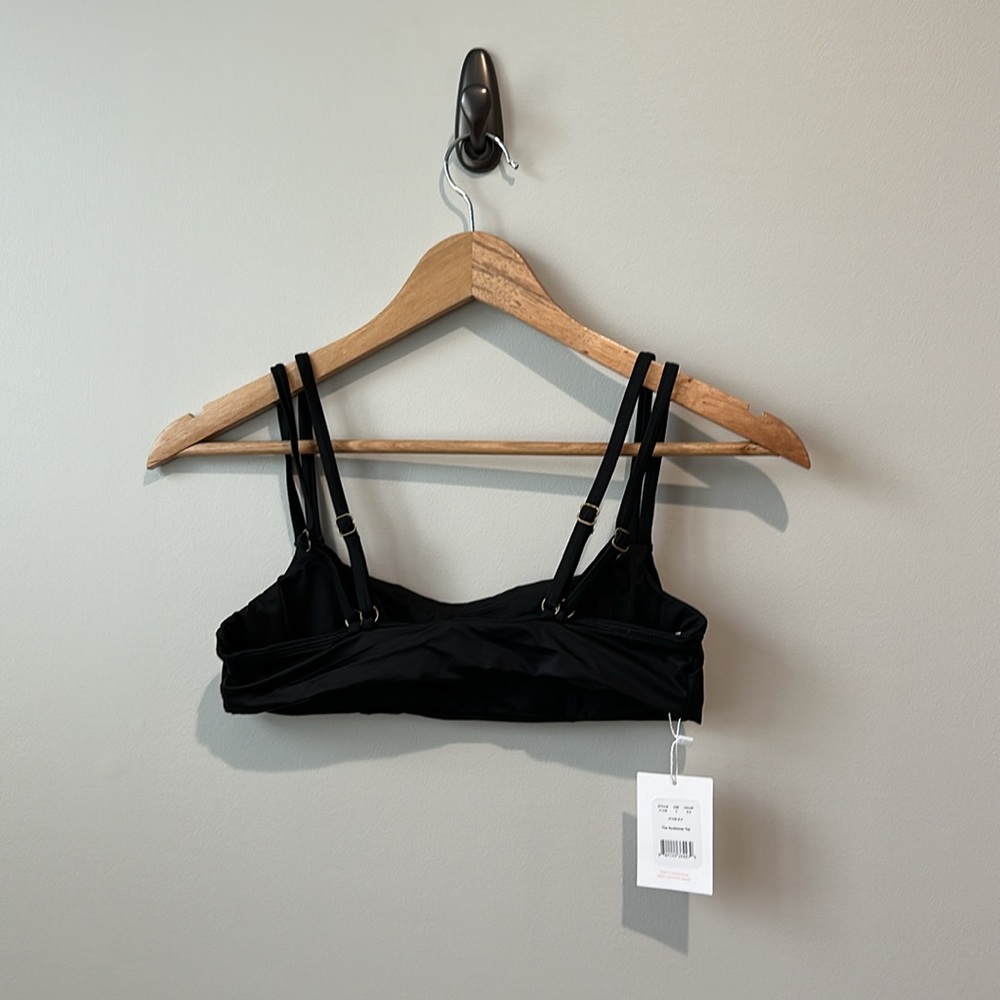 Andie The Rockaway Top in Black - Picture 4 of 5